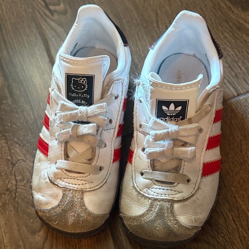 Adidas HELLO Kitty 50th Anniversary